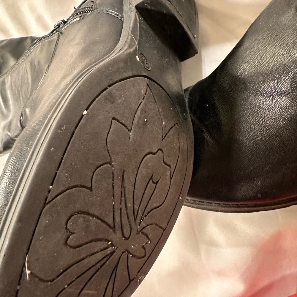 3/$33 ♦️♦️♦️ Easy Street Black Riding Boots - Picture 5 of 6